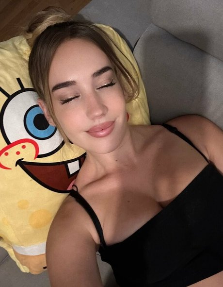 Lluna Clark hd star pics