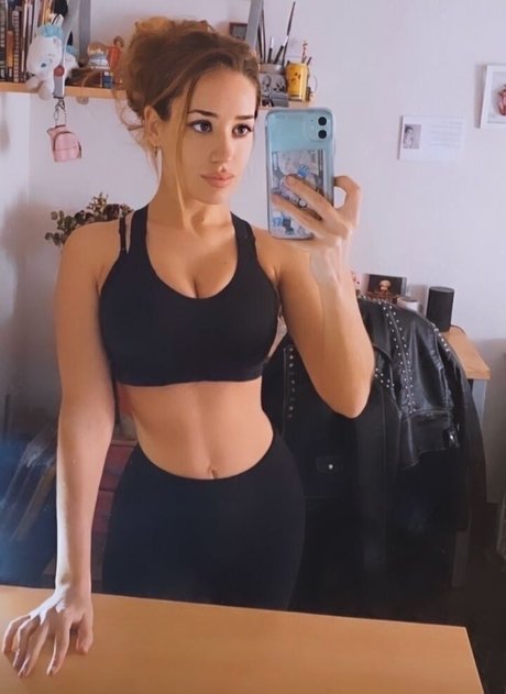 Lluna Clark model nude galleries