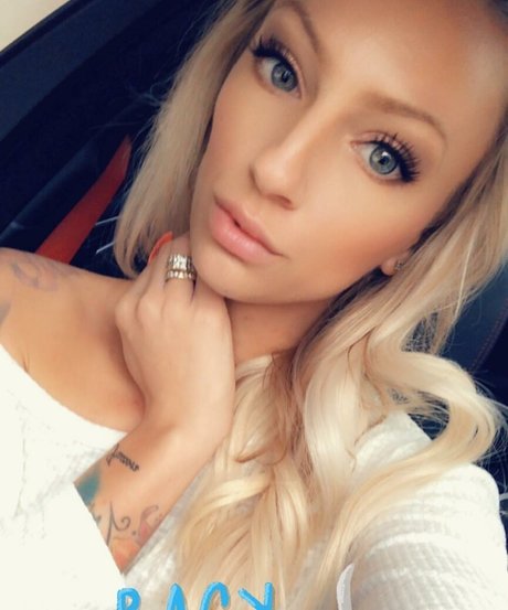 Michelle Pimer star nice photo