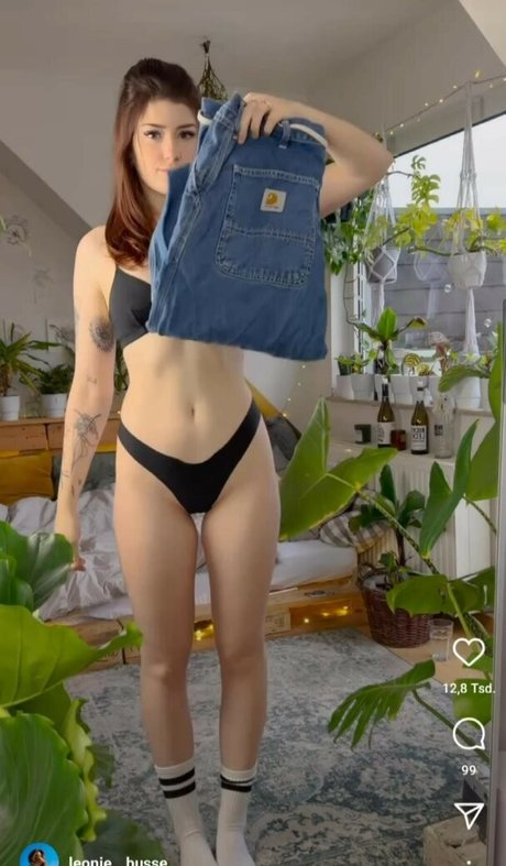 Leonie Busse sex actress pictures