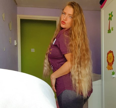 Bonnie Roberts pornographic star pics