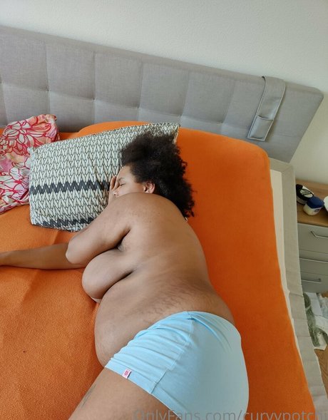 curvypotchi art star photo