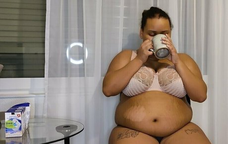 curvypotchi porn model pic