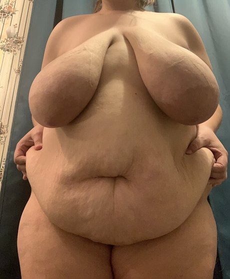 bigtittybi1 nude model img