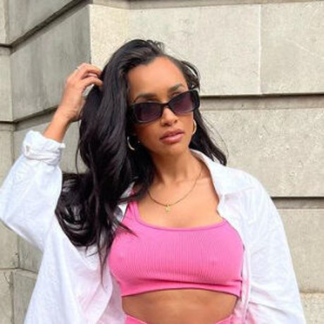 Sian Gabbidon art star gallery