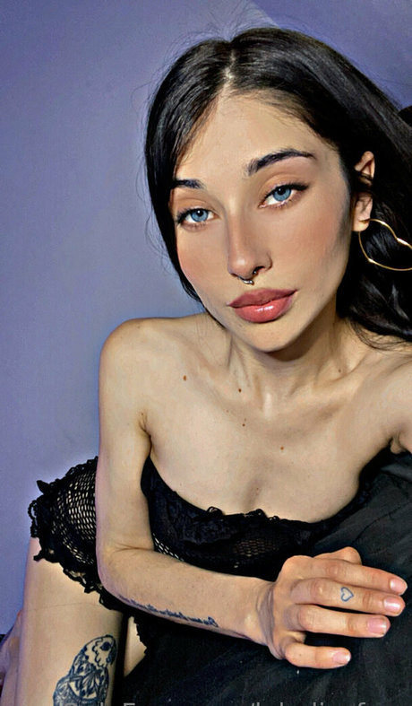 looladiaz art model galleries