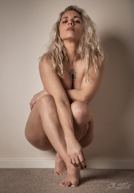 Sarah Burdy xxx pornstar img