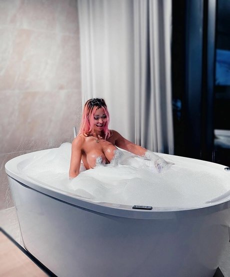 Lui fer oficial pornstar nude images