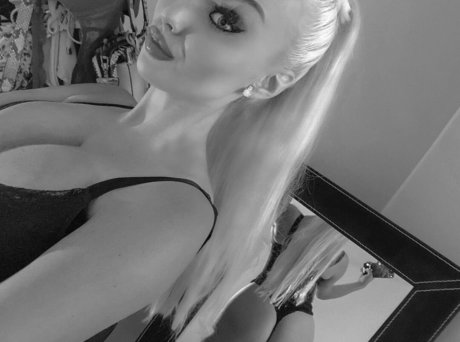 Iida Vainio model beautiful gallery