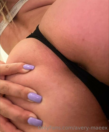 avery maeex model sexy pictures