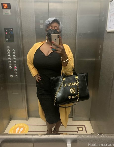 madam___caramel pornographic model gallery