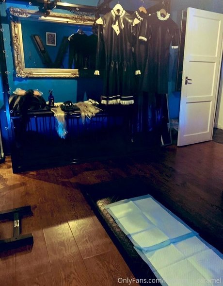 madam___caramel best model galleries