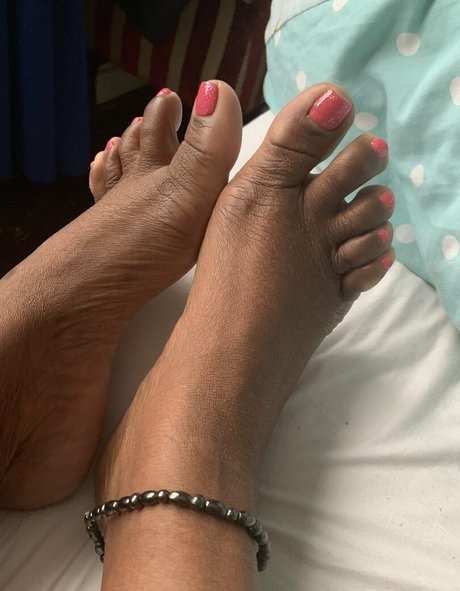 madam___caramel nude model pics