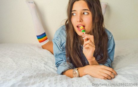 wonder molly star naked pics