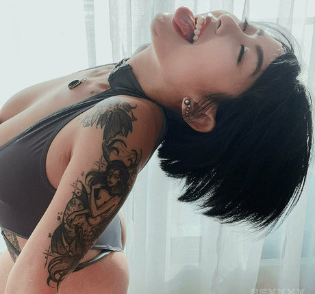 Maimaiwhyder model erotic archive