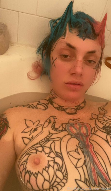 quad awful actress image