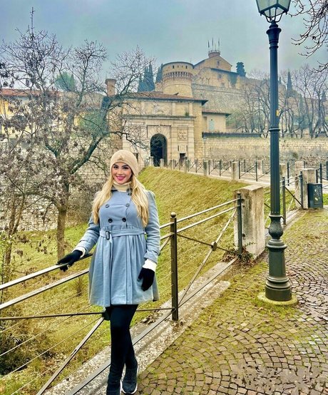 Elloah Guedes pretty model img