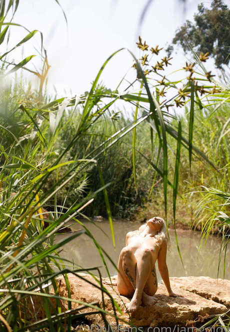 Yuval Gold top model archive