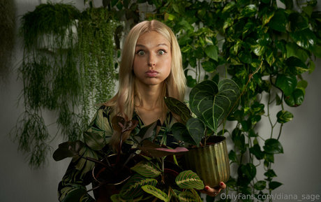 more than palnts sexy actress pic