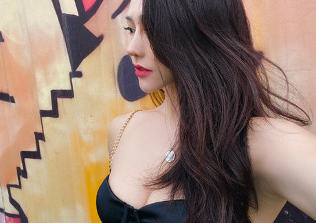 Xiaolajiao j3 free pornstar pic