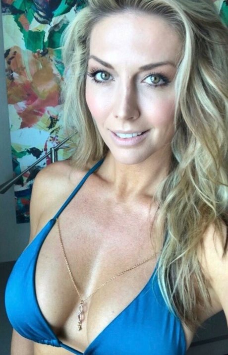 Callie Bundy star sexy image