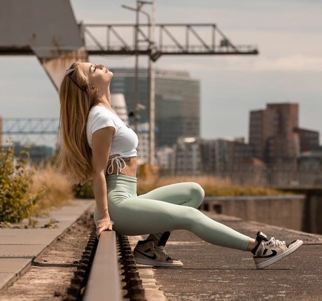 xh elen ax3 star best img