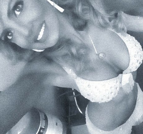 Isabel Madow model best pic