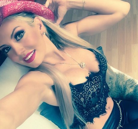 Isabel Madow adult star gallery