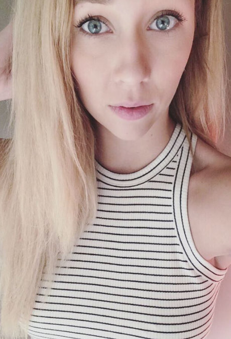 Kelsey Baile hd actress photo