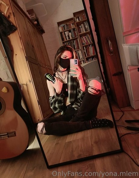 yona mlem model erotic pics