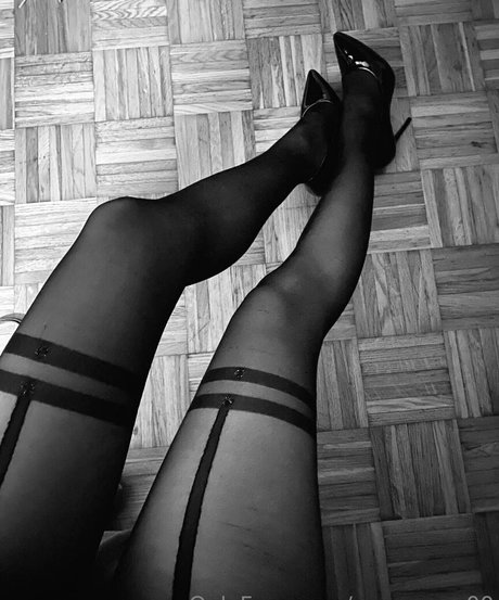 sonyarose00 star nudes image