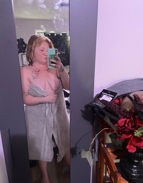 nicolelow94 model nude pics