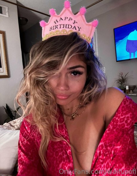 waifusofi erotic model images