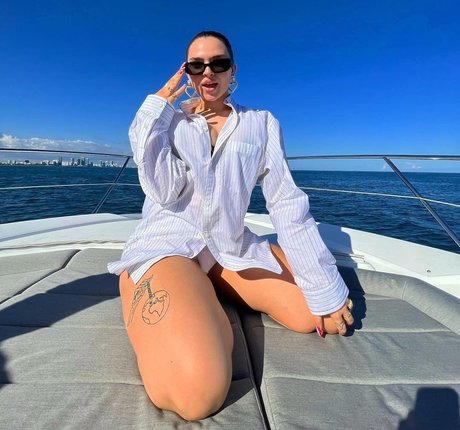 Mae Muller star exclusive image