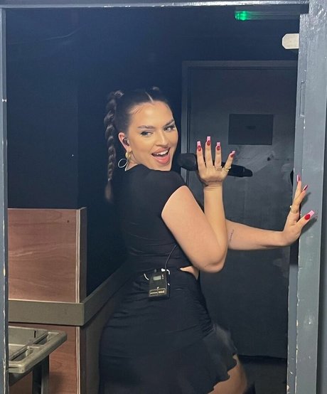 Mae Muller top star img