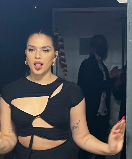 Mae Muller model erotic photo