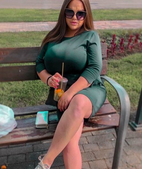 Skorka Kitti sexy pornstar pics