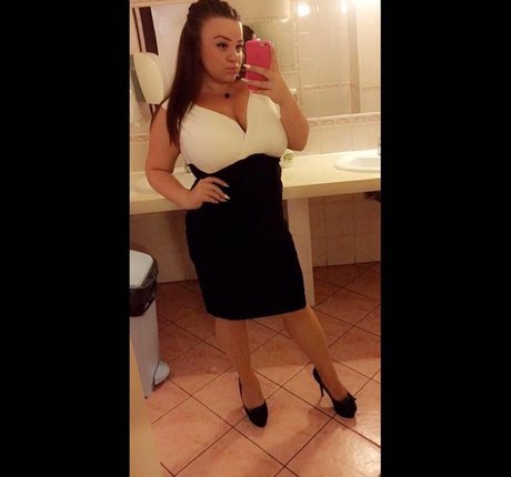 Skorka Kitti pornstar sexy img