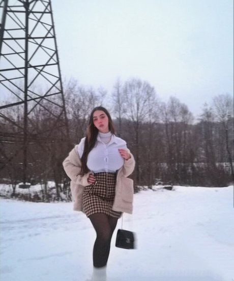 Eilse Deinsee star exclusive pics