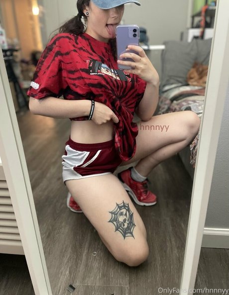 hnnnyy art star galleries