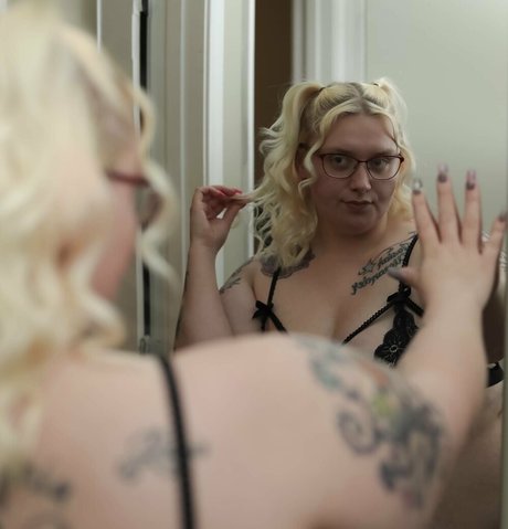 haleylopez hot star images