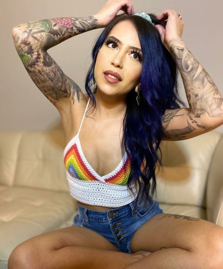 meghanelle nude model img