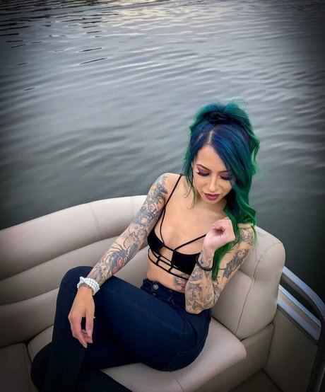 meghanelle hot actress images