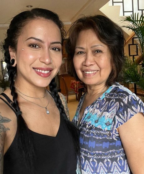 meghanelle model beautiful picture