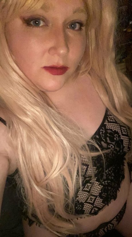 sourpanda69 star sexy photo