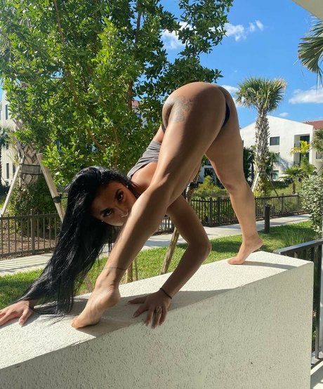 therealchile model top photo