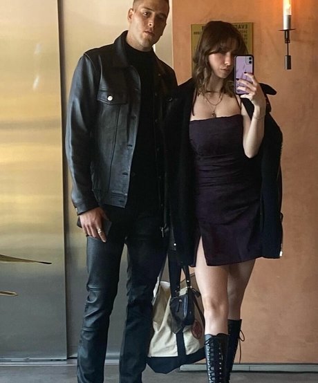 Katelyn Nacon naked model pic