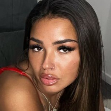 Jordan Roberts nice actress pics