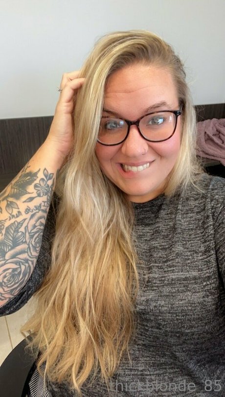 thickblonde 85 nudes model photo