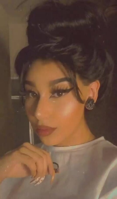 Fernanda V pretty model gallery